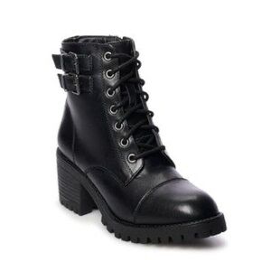 Steve Madden Black Lace-Up Combat Boots. Size 9.5